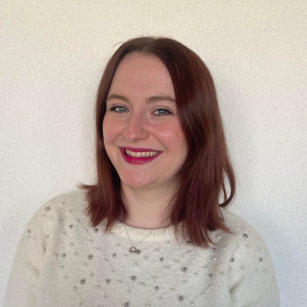 CaitlinPuzzar – Headshot